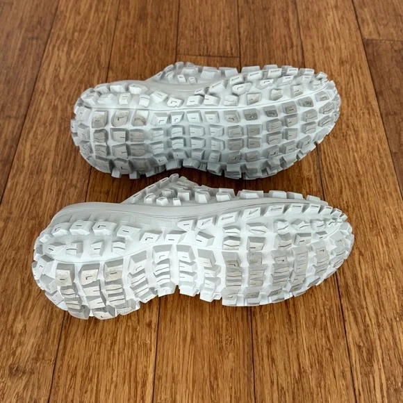 Balenciaga Defender Bouncer Rubber Clog, Monocolor Beige, IT42 / US9 - Picture 6 of 9